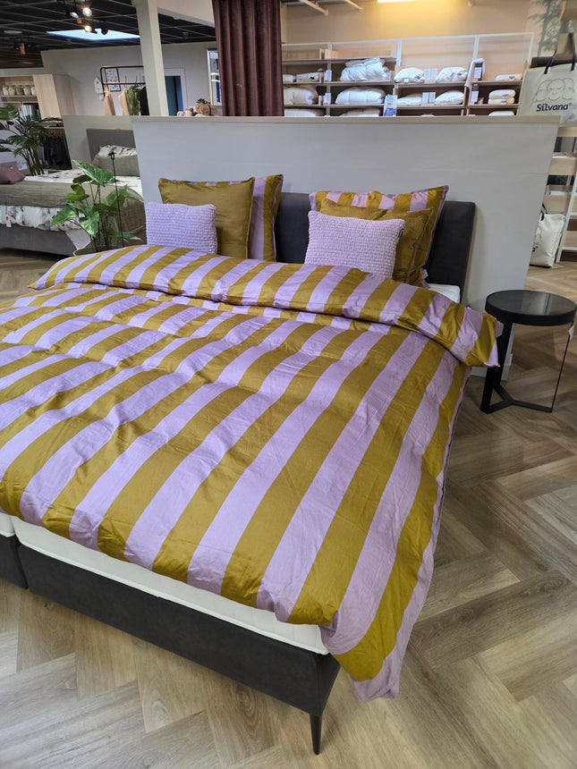 Beddelicious Cosmos box, vlakke uitvoering incl. hoofdbord. Geen matrassen!  Showmodel