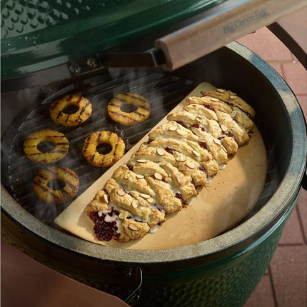 Big Green Egg Half Moon Baking Stone/Conveggtor XL