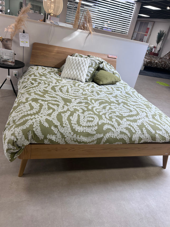 Oak Bianco, ledikant met hoofdbord en poten met middenbalk, SHOWMODEL 180/210 cm